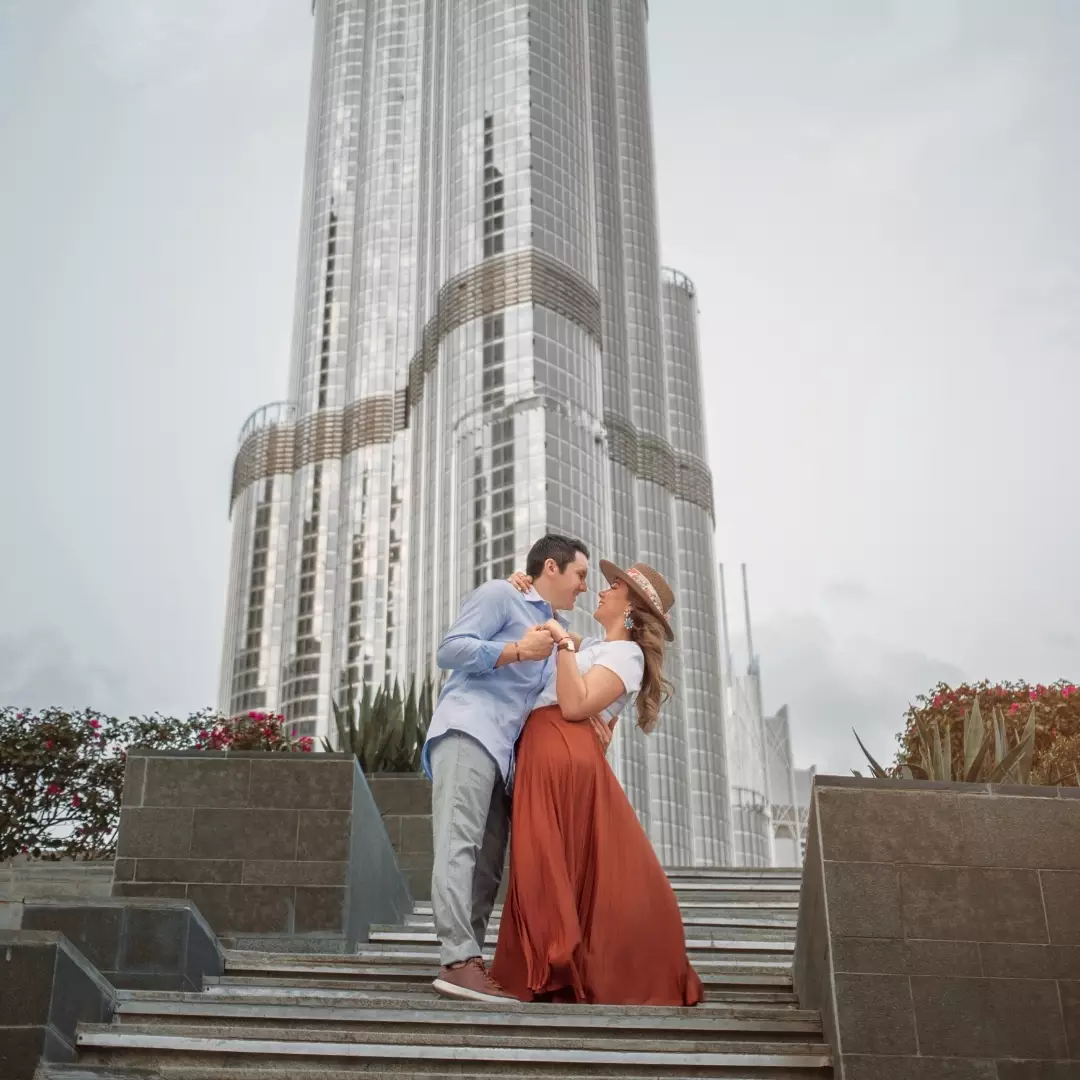 couple photoshoot session at Burj Khalifa